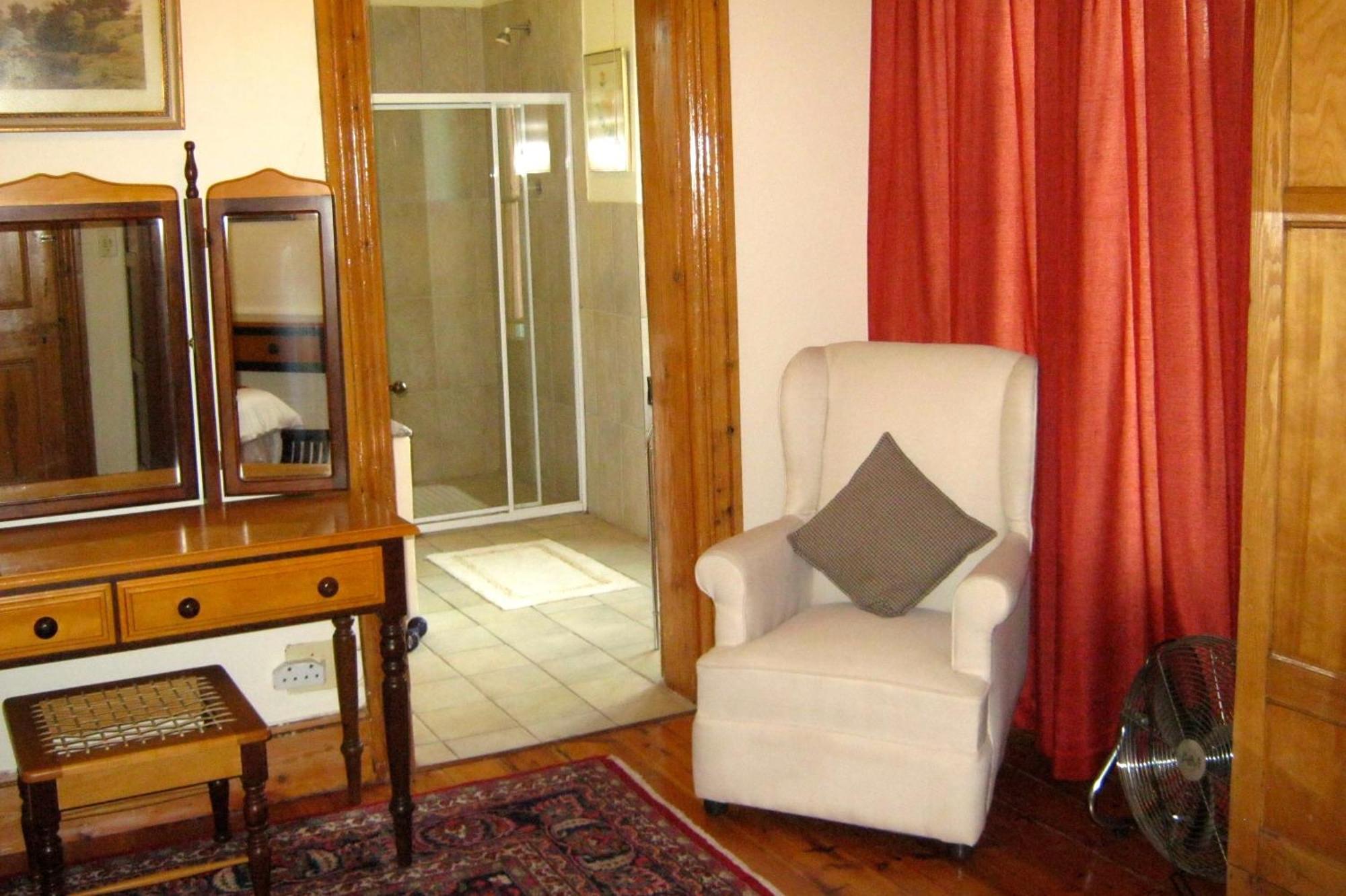 Ladismith Manor Hotel Bilik gambar